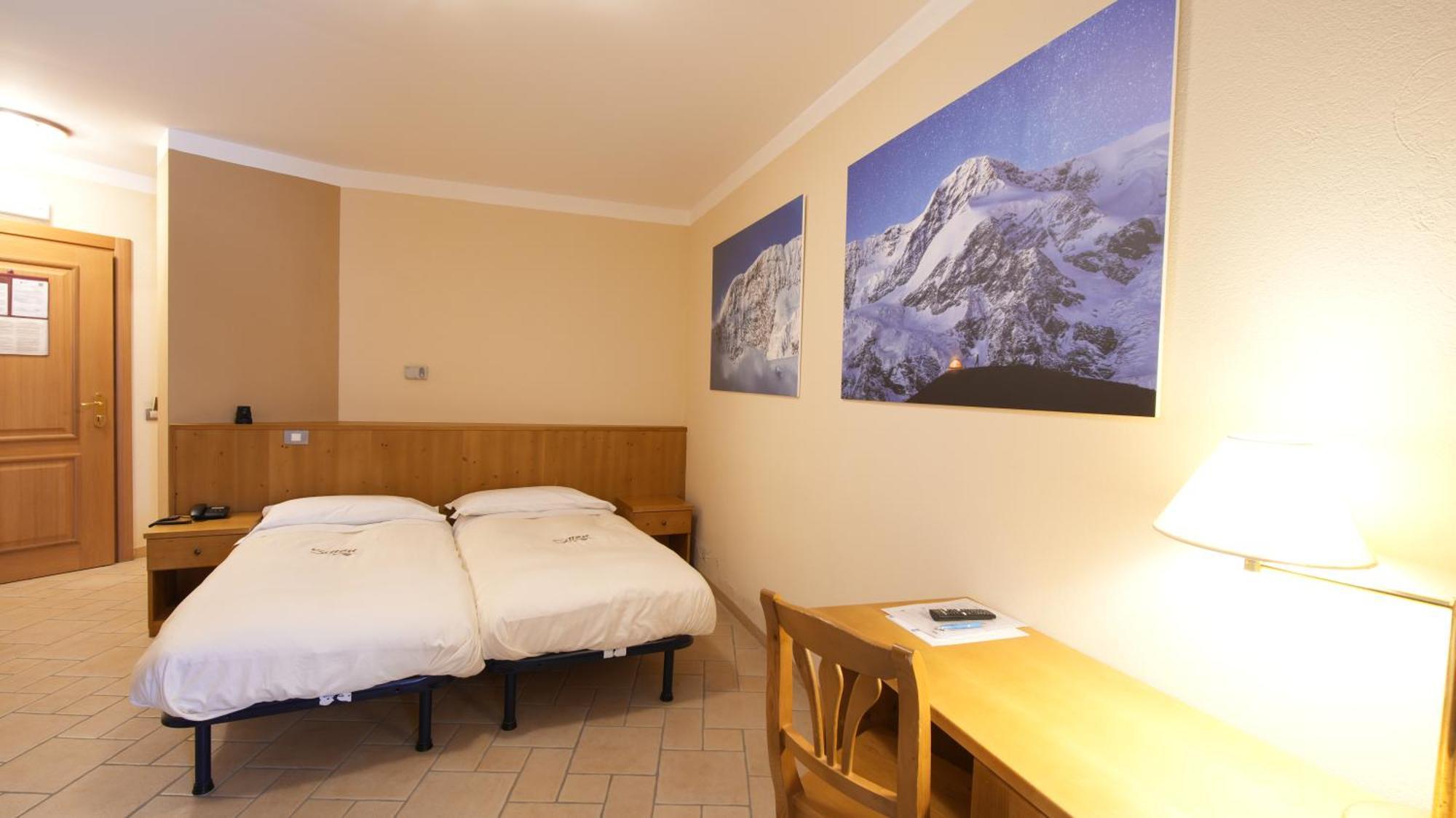 Albergo Ristoro Sitten - 2300 Mt เกรสโซเนย์-ลา-ตรีนีเต ภายนอก รูปภาพ