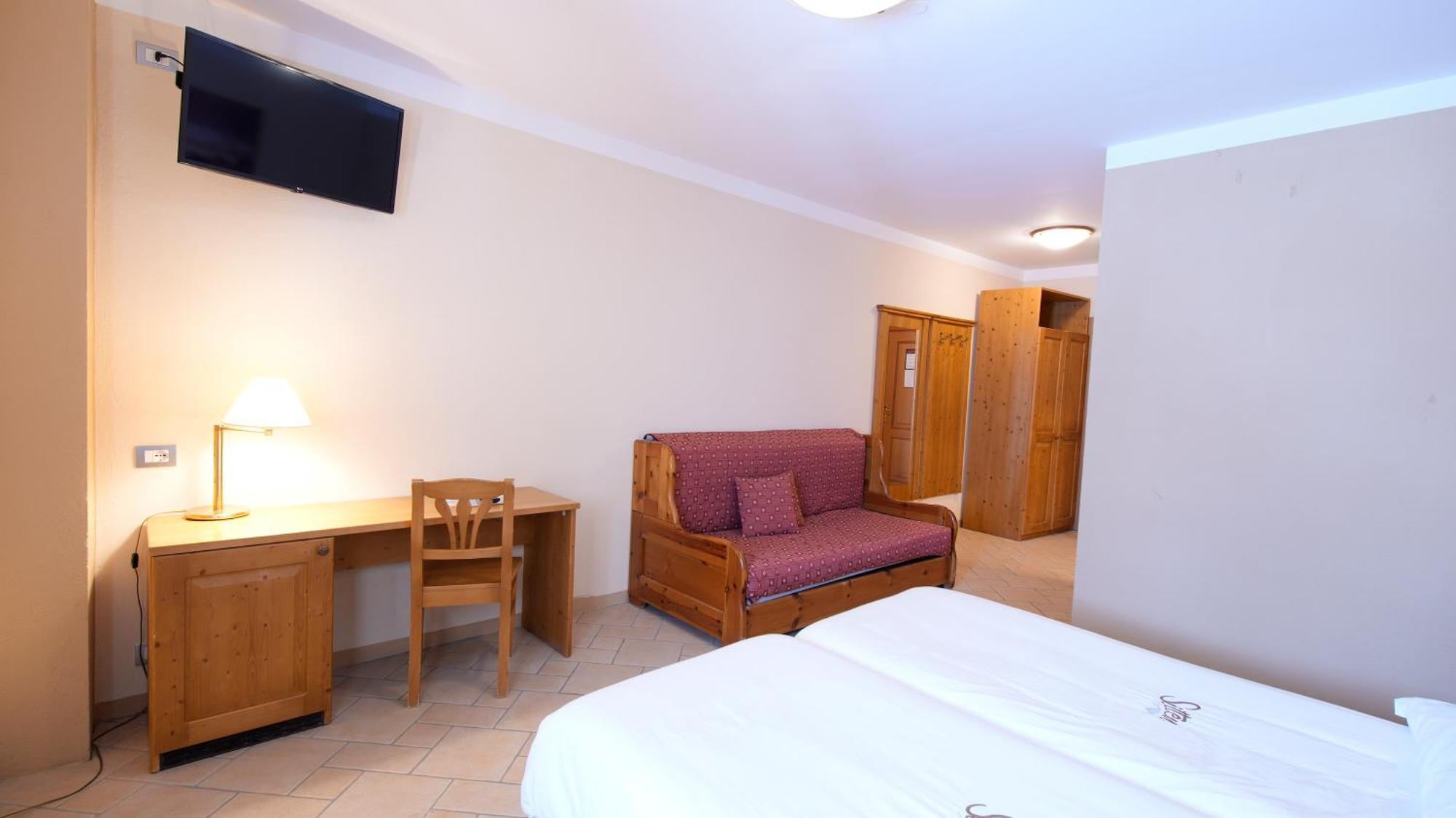 Albergo Ristoro Sitten - 2300 Mt เกรสโซเนย์-ลา-ตรีนีเต ภายนอก รูปภาพ