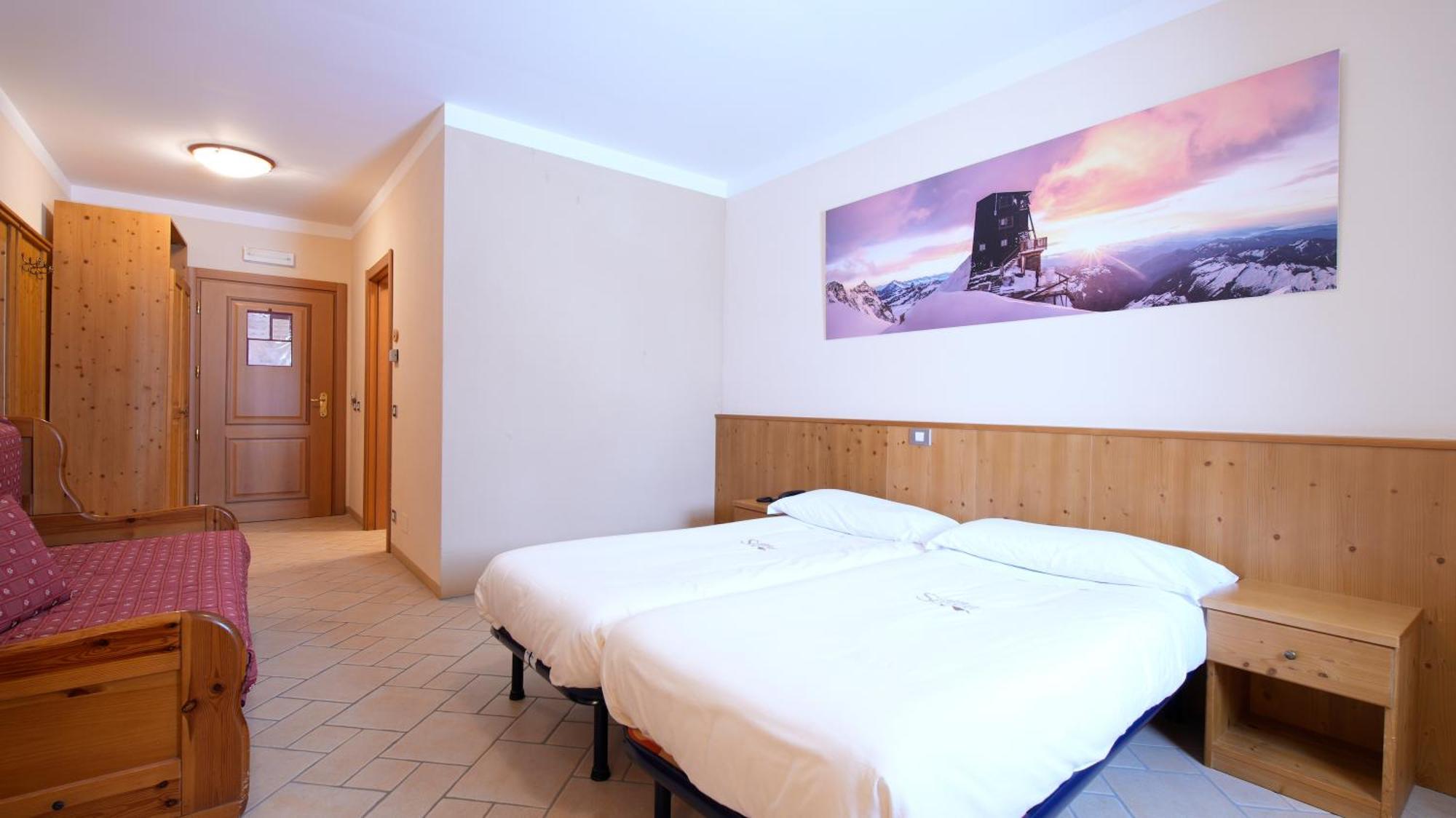 Albergo Ristoro Sitten - 2300 Mt เกรสโซเนย์-ลา-ตรีนีเต ภายนอก รูปภาพ