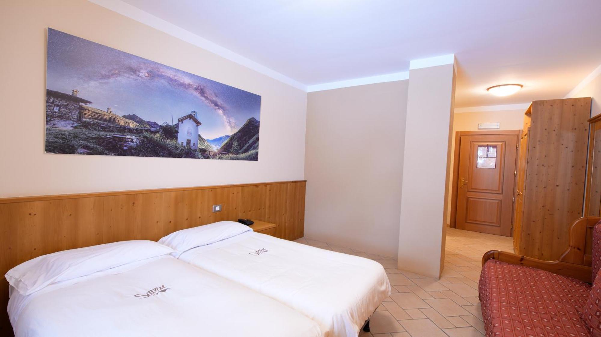 Albergo Ristoro Sitten - 2300 Mt เกรสโซเนย์-ลา-ตรีนีเต ภายนอก รูปภาพ
