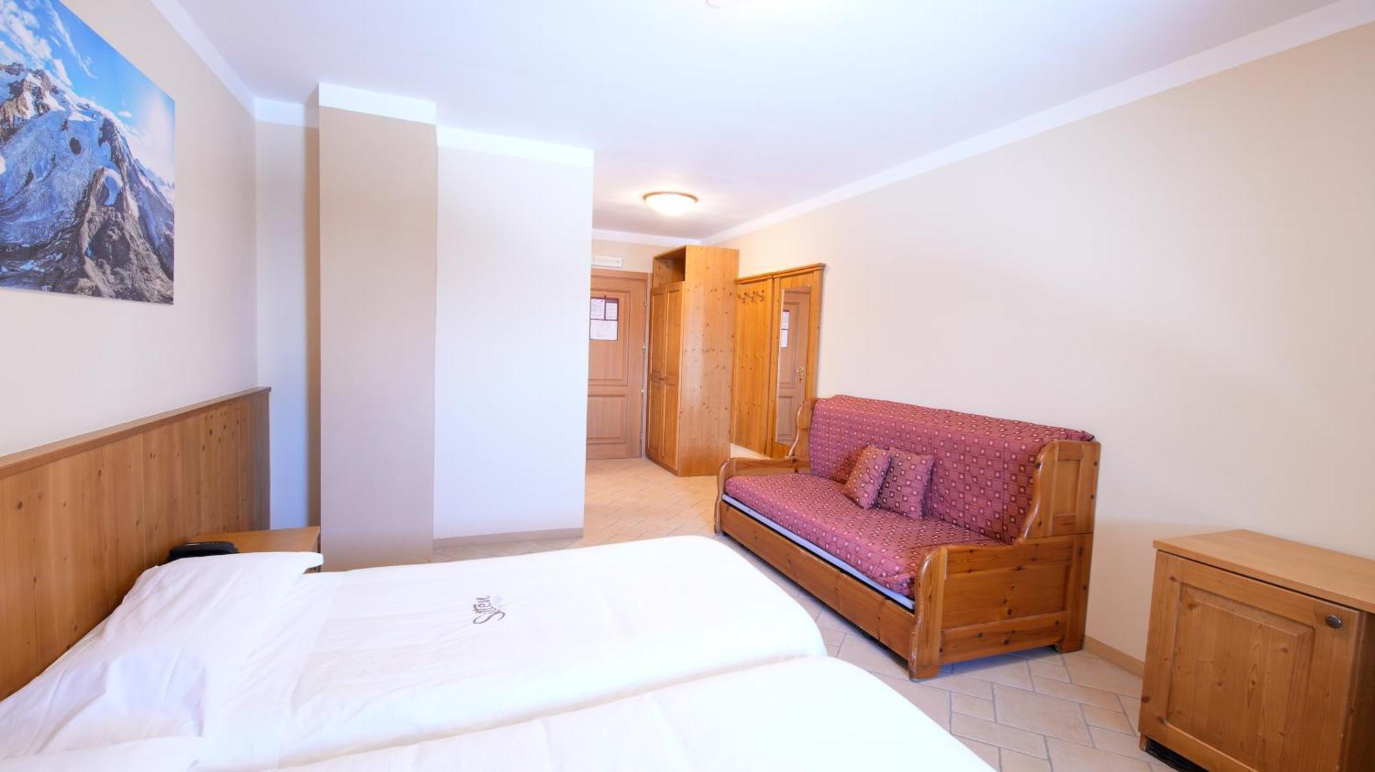 Albergo Ristoro Sitten - 2300 Mt เกรสโซเนย์-ลา-ตรีนีเต ภายนอก รูปภาพ