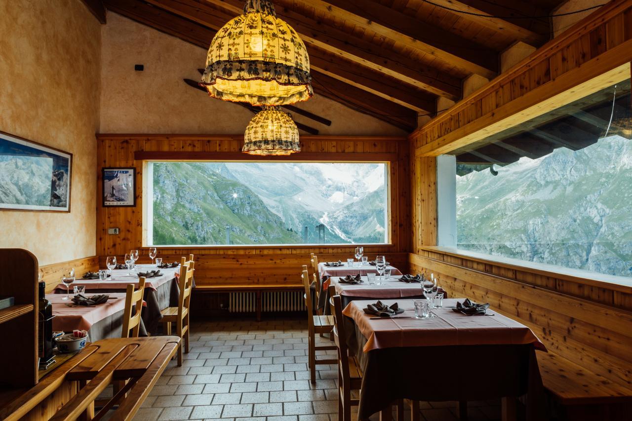 Albergo Ristoro Sitten - 2300 Mt เกรสโซเนย์-ลา-ตรีนีเต ภายนอก รูปภาพ